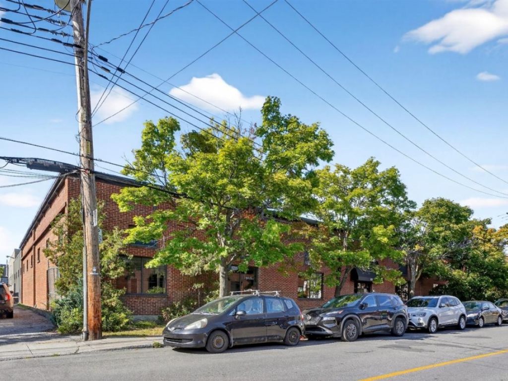 Industrial Building for Sale or Rent � 9700 Rue Clark, Montr�al (Ahuntsic-Cartierville)