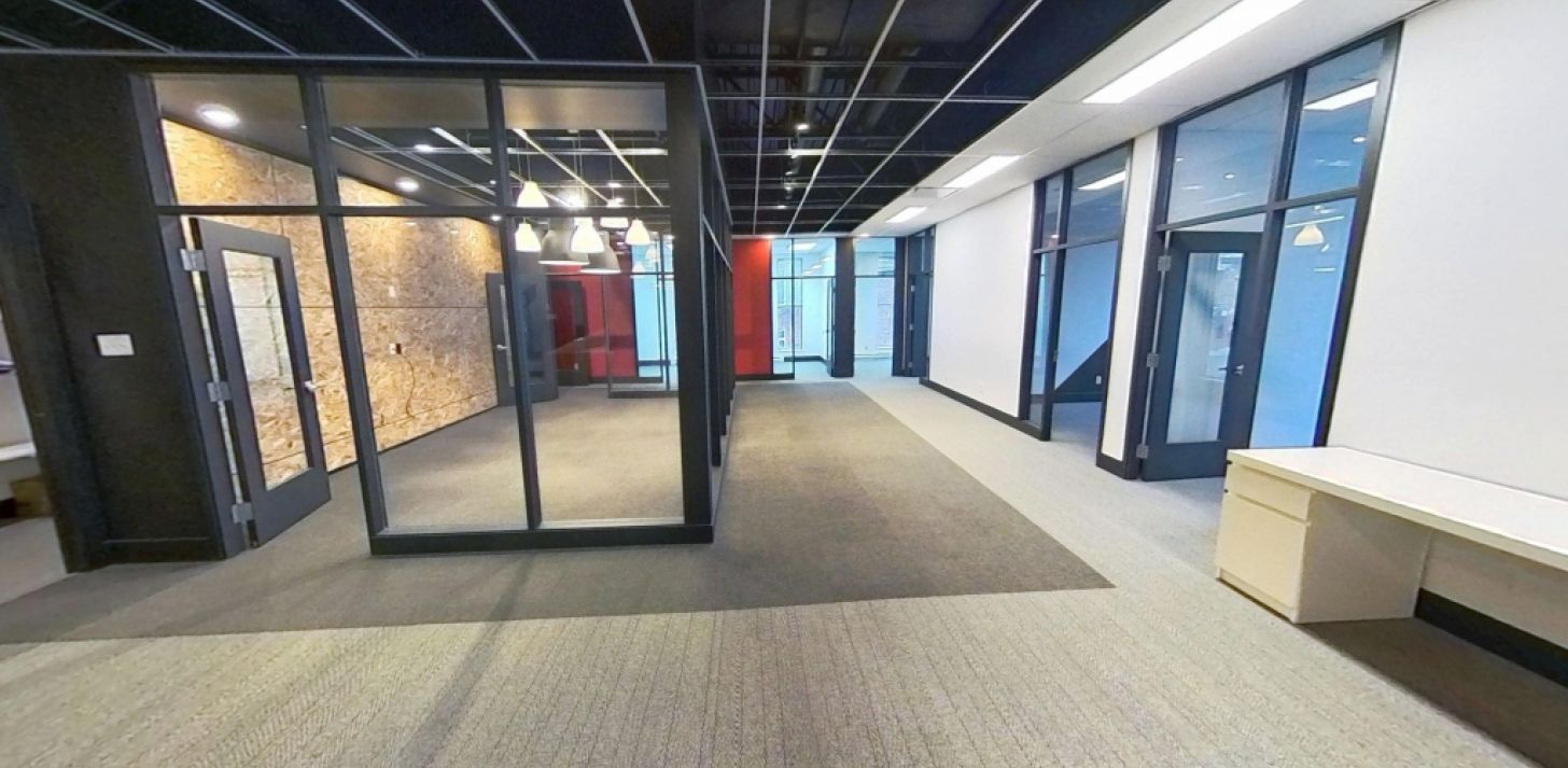 BUREAUX - 305 REN&Eacute;-L&Eacute;VESQUE OUEST - For Rent