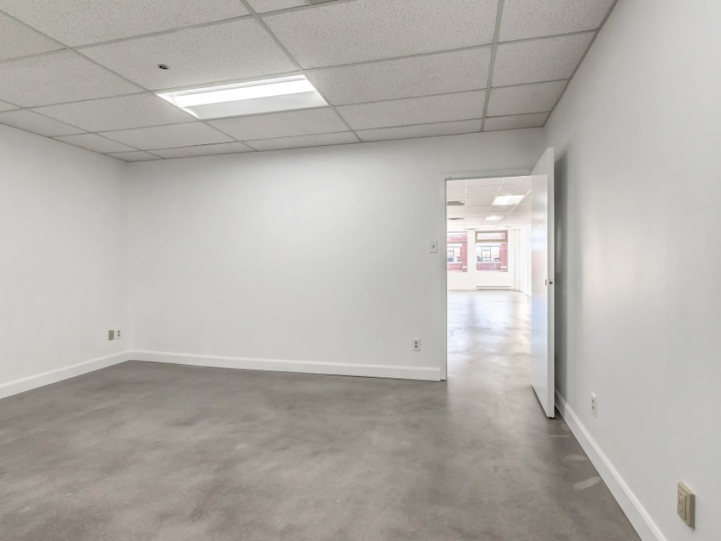 Espaces bureaux de style loft  louer-District Beaumont-6855 de l'pe
