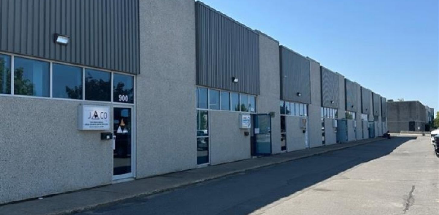 Industrial space for lease - 900 Rue Michelin - For Rent