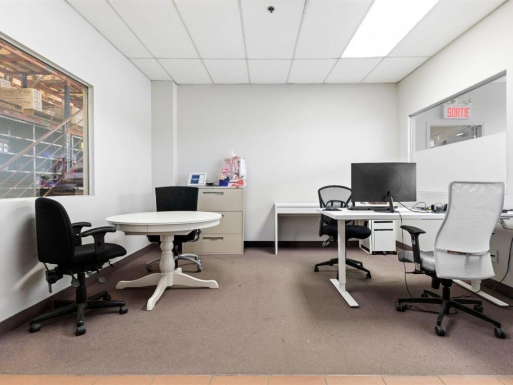 Office space for lease - 1680 Rue Fleetwood