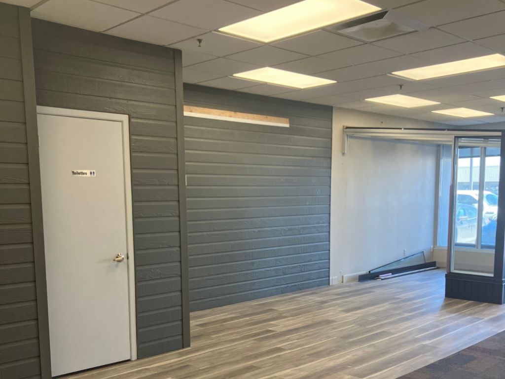 Local Commercial Bouvier-Lebourgneuf-Quebec 900pi2