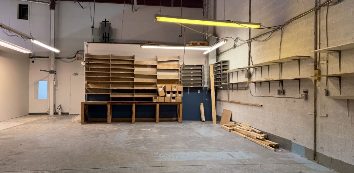 1,500-sq-ft industrial space for rent with private office and loading dock. Ideal location. - For Rent