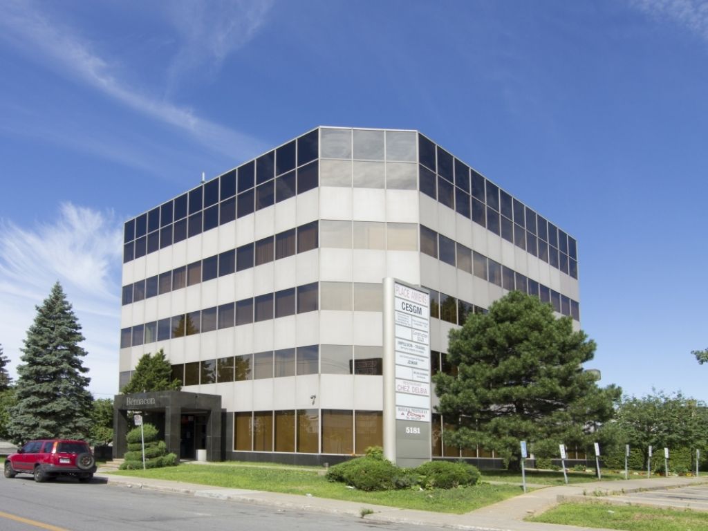 1,198 sq. ft. renovated offices for rent in Montreal North!