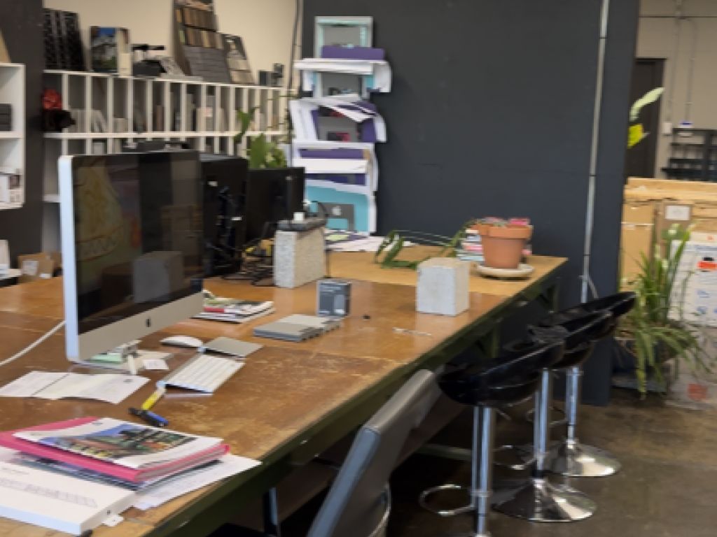 Loft / atelier / bureau lumineux -1947 pi.ca.  sous-louer