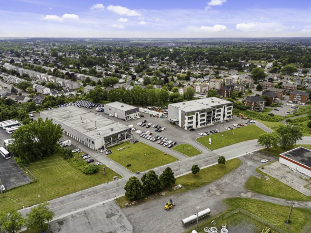Office and Commercial Space � 1,000 to 16,000 sq. ft. in Chambly