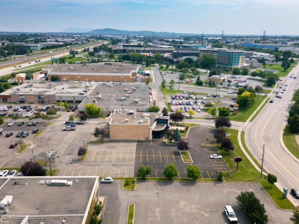 Office space for rent, 2,031 sq. ft. Boucherville.