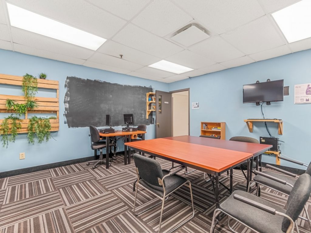 PLAZA LAVAL - STE-FOY - BUREAUX 275-295