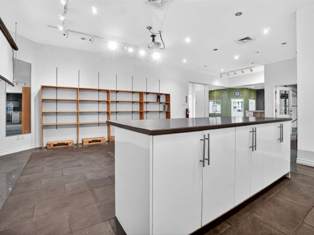 Industrial Space for Rent � 65 Rue de Port-Royal O., unit OP.2, Montr�al (Ahuntsic-Cartierville)