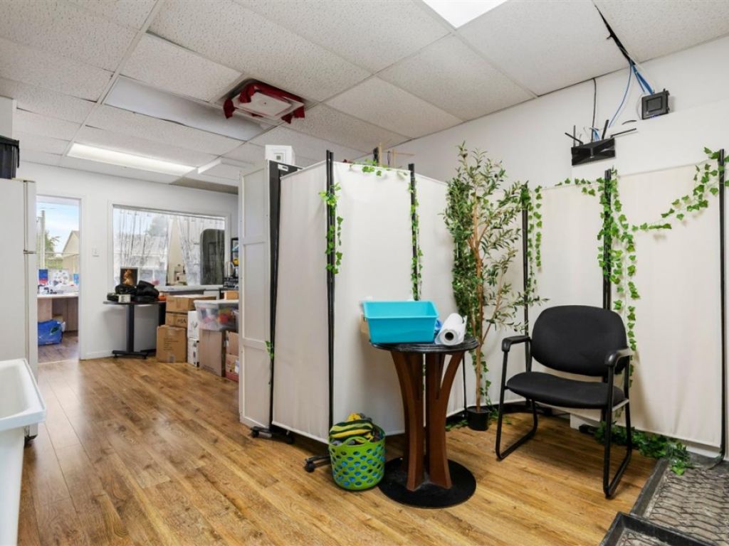 Office Space for Rent � 68 Boul. Cartier O., unit 201, Laval (Laval-des-Rapides)