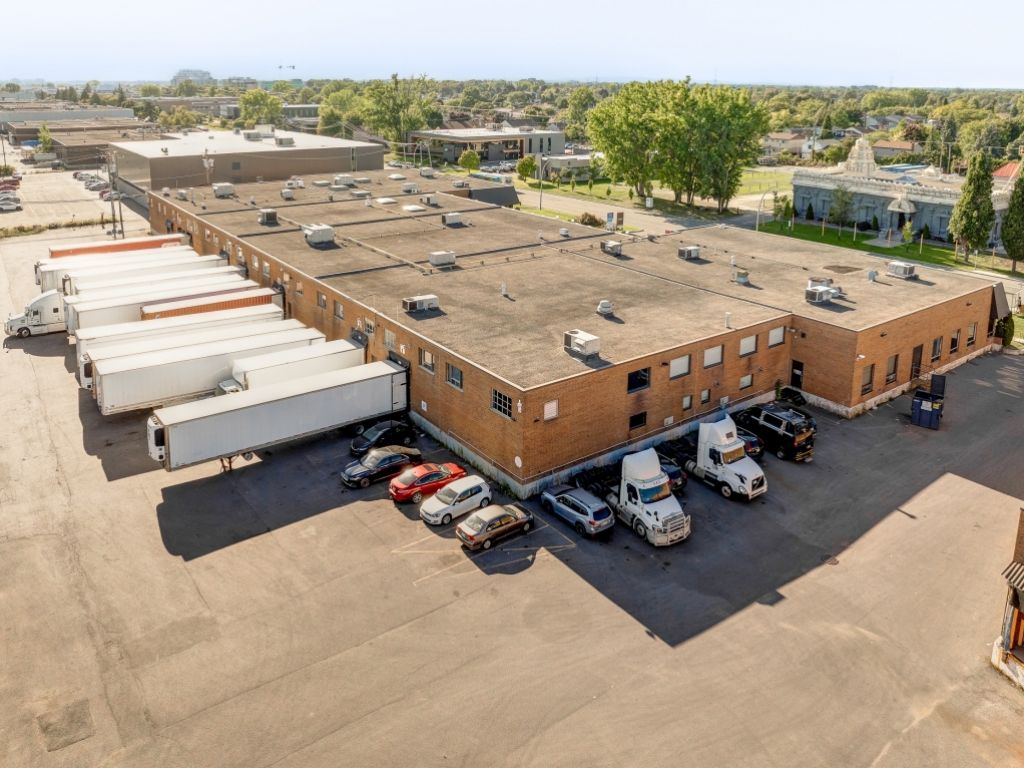 Entrep�t industriel climatis� � louer-Dorval-autoroutes 40/13