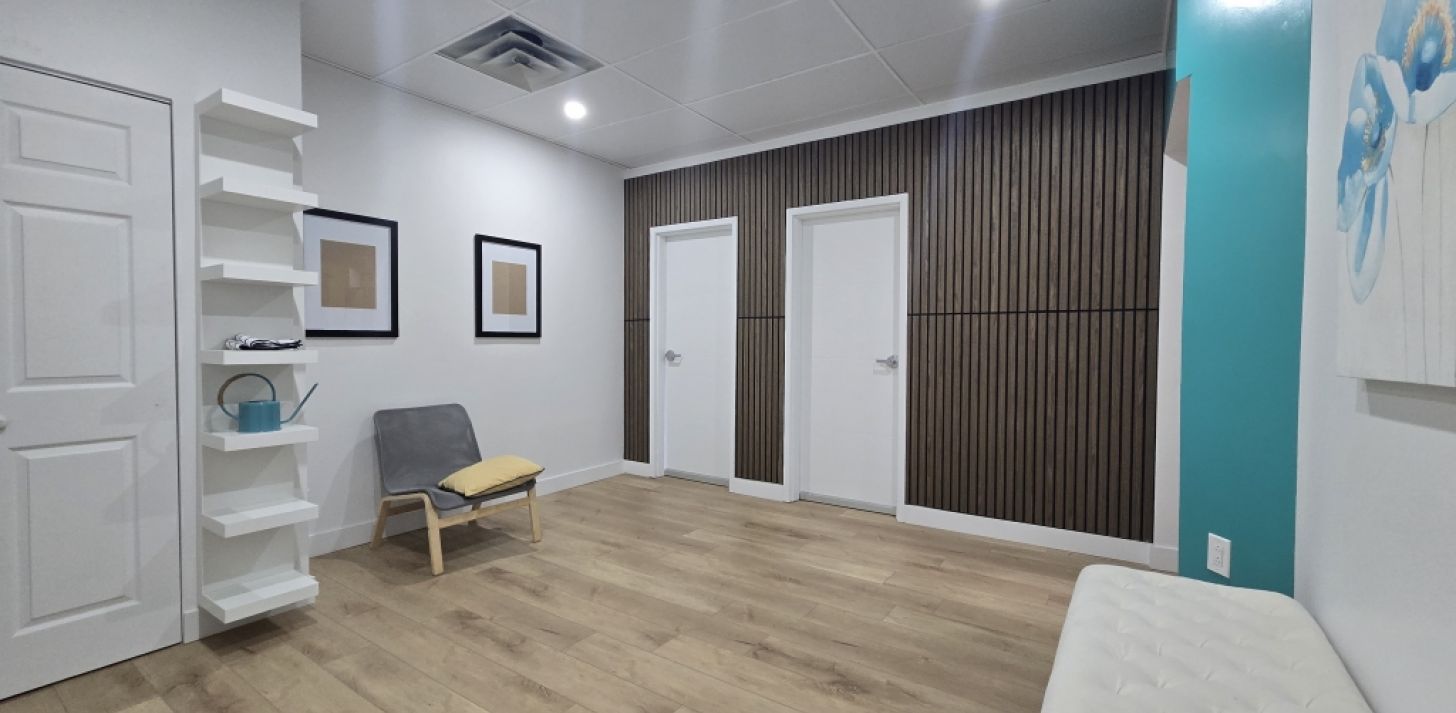 BUREAU À LOUER 485 PIEDS CARRÉS, ACADIE ET SAUVÉ - À louer