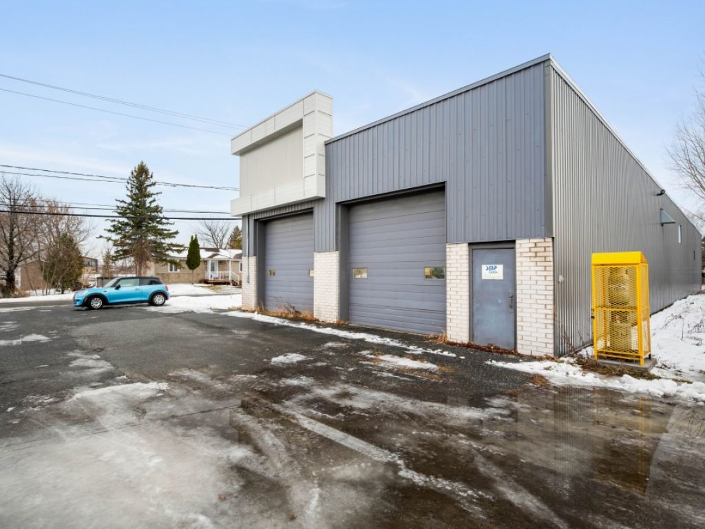 Industrial Building (Office and Warehouse) for Lease � St-Hubert