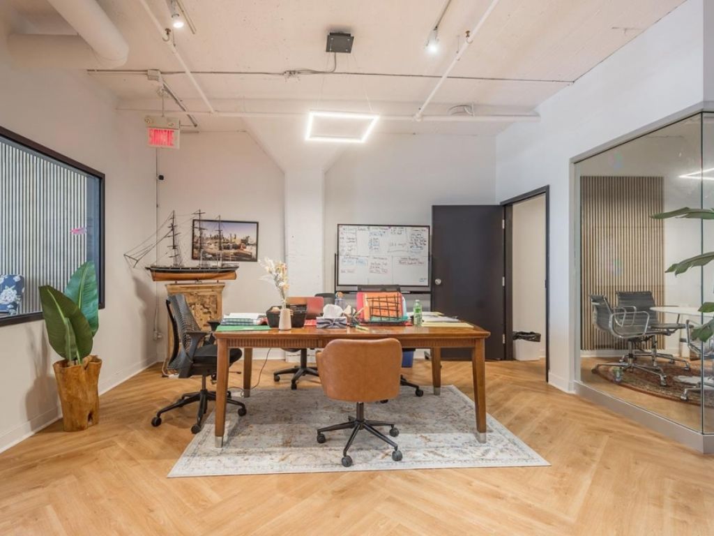 Office 1800 PC, 6th floor, St-Laurent Blvd, Plateau-Mont-Royal