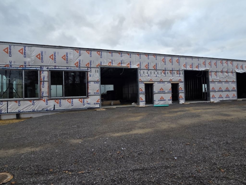 Local industriel dans un immeuble neuf  Beauport