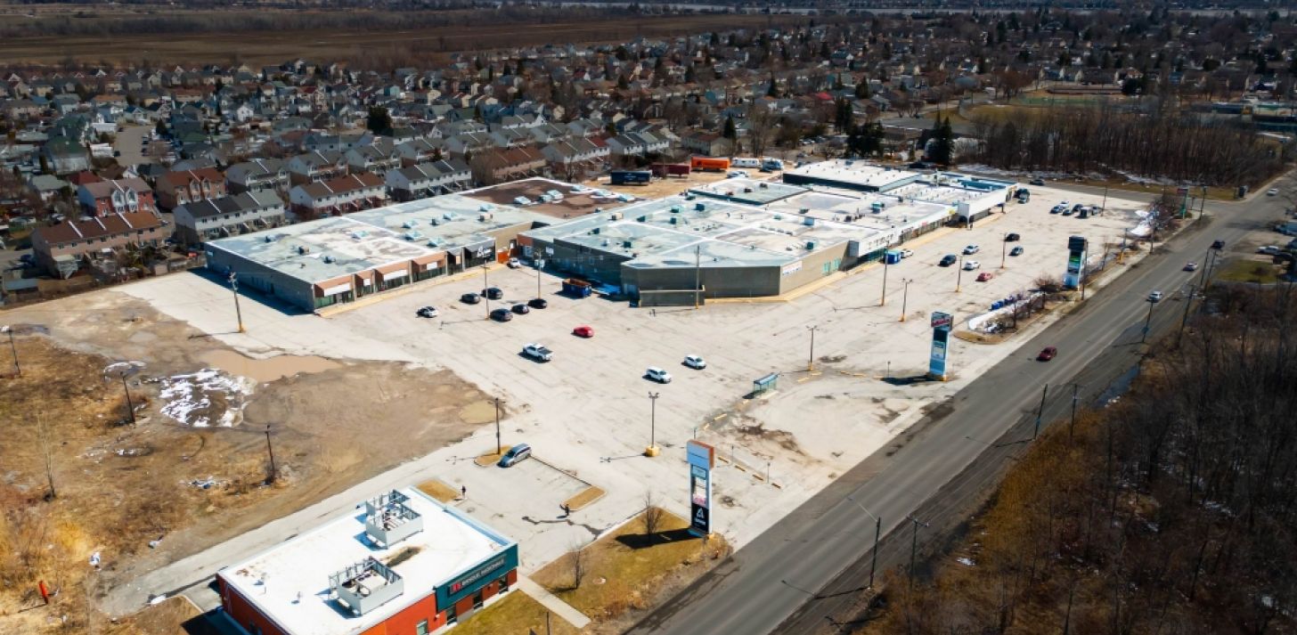 Commercial spaces and warehouse for rent 1,000 to 45,000 sqft Laval - For Rent