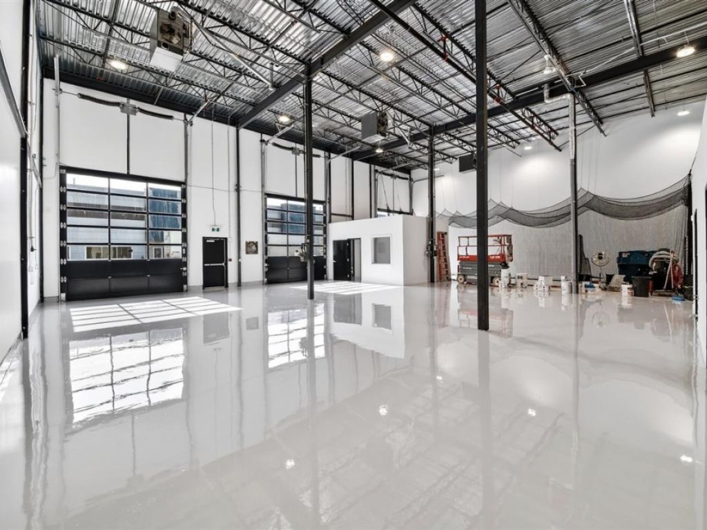 Industrial condo for sale � $350/sq.ft.