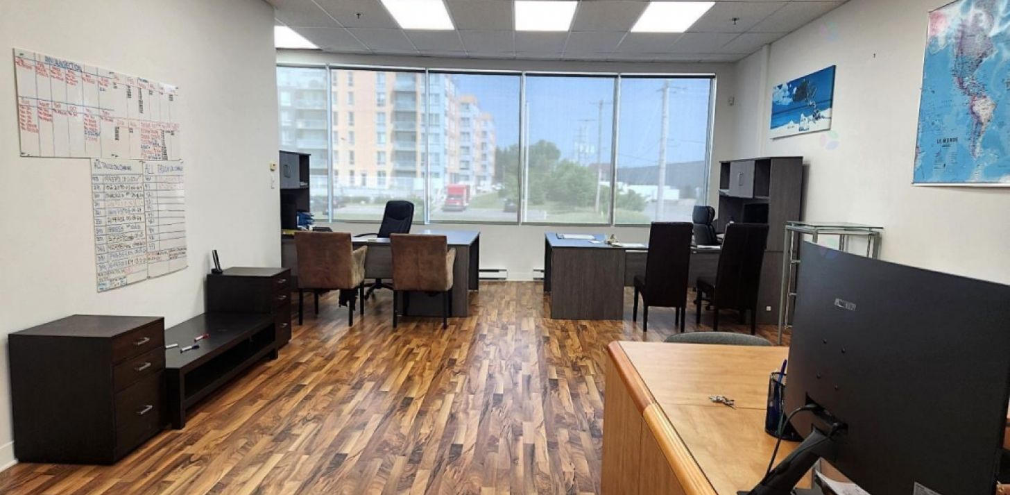 Office for lease , Laval - For Rent
