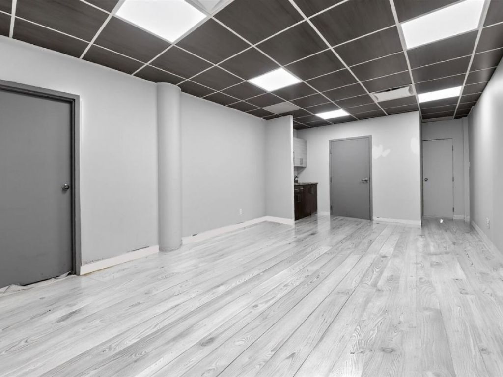 Office Space for Lease in Laval � 1,579 sq. ft. | Chomedey