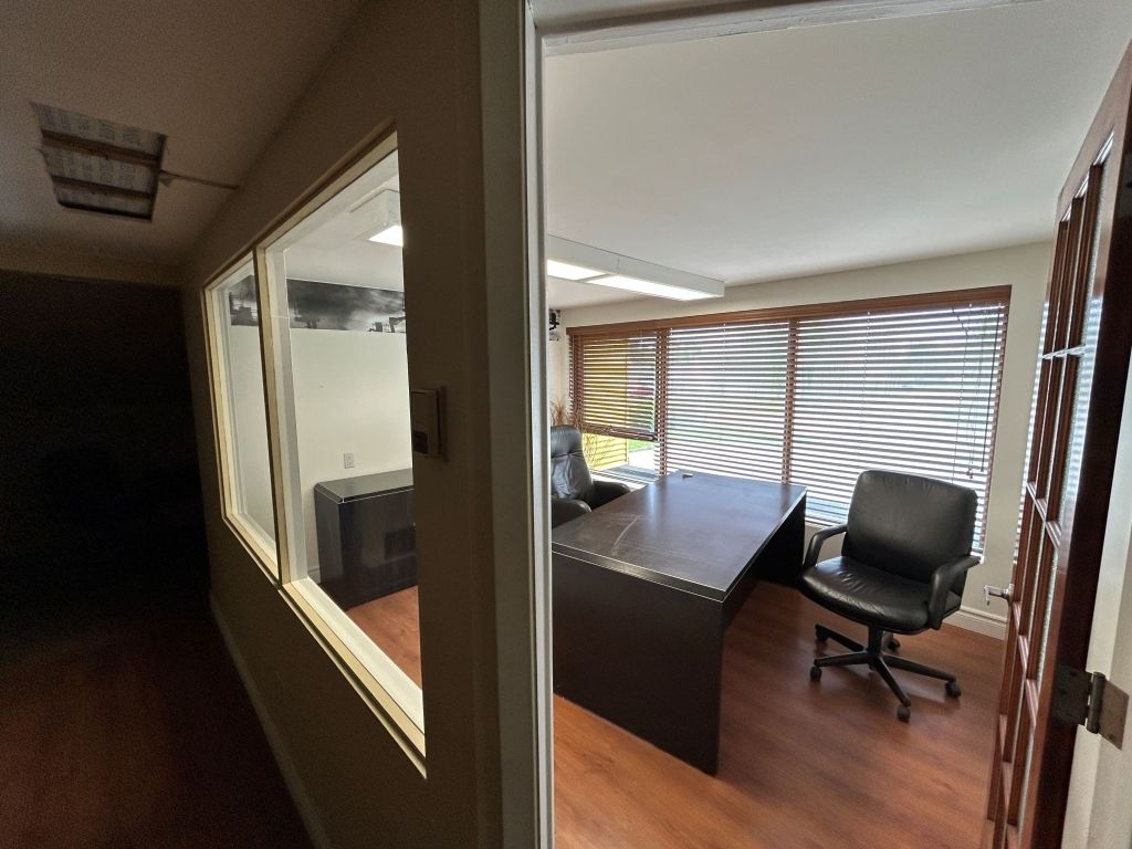 LOCAL  LOUER INDUSTRIEL - SAINT-ANSELME