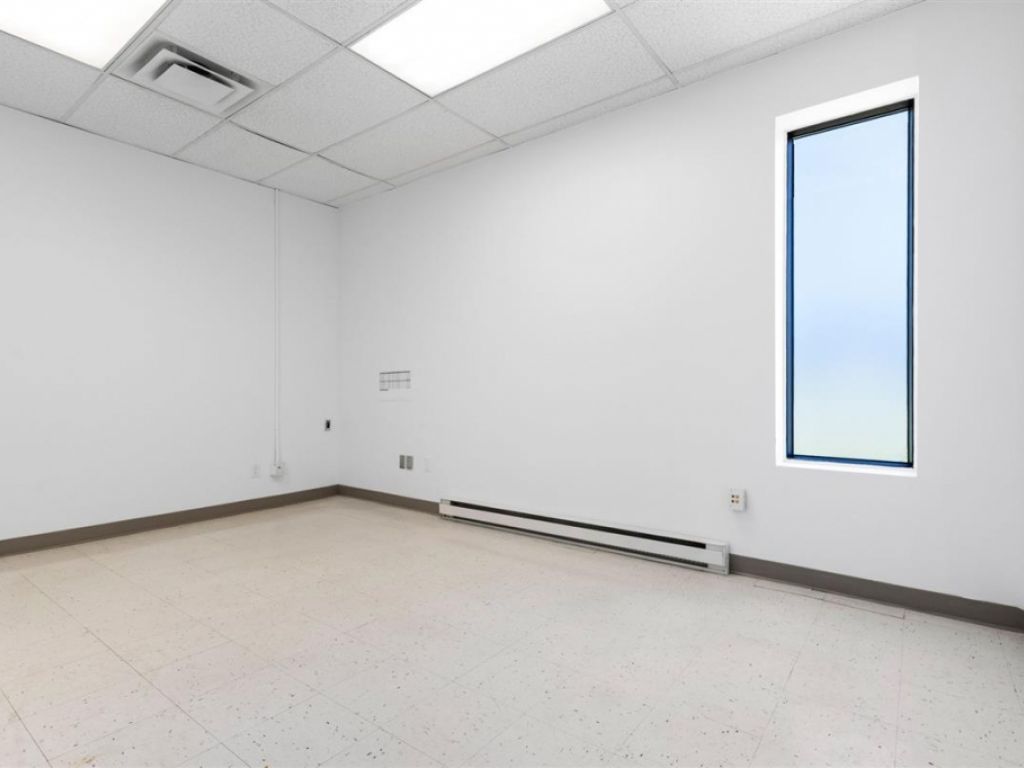 Office space for lease - 1000 Rue Nationale