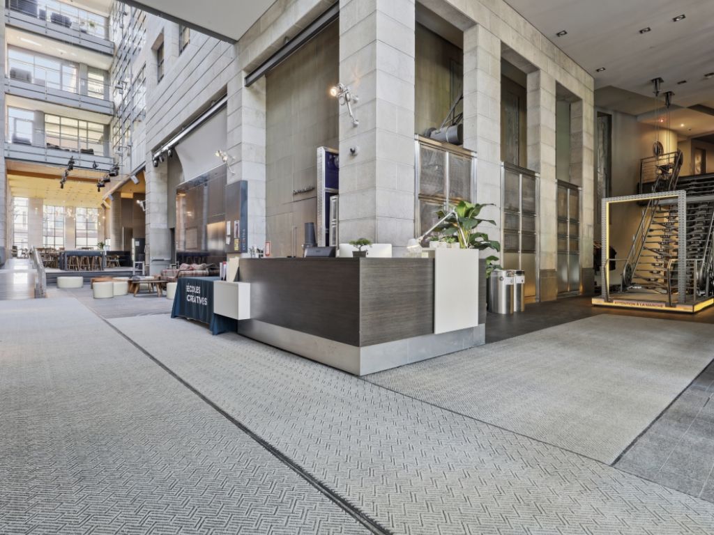 EX-CENTRIS FOR SALE / FOR RENT