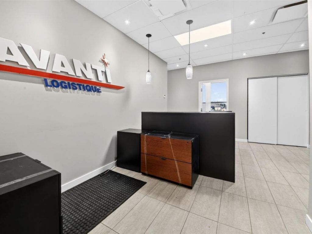 Office space 1,548 sq.ft. � Boisbriand (C�te Nord)