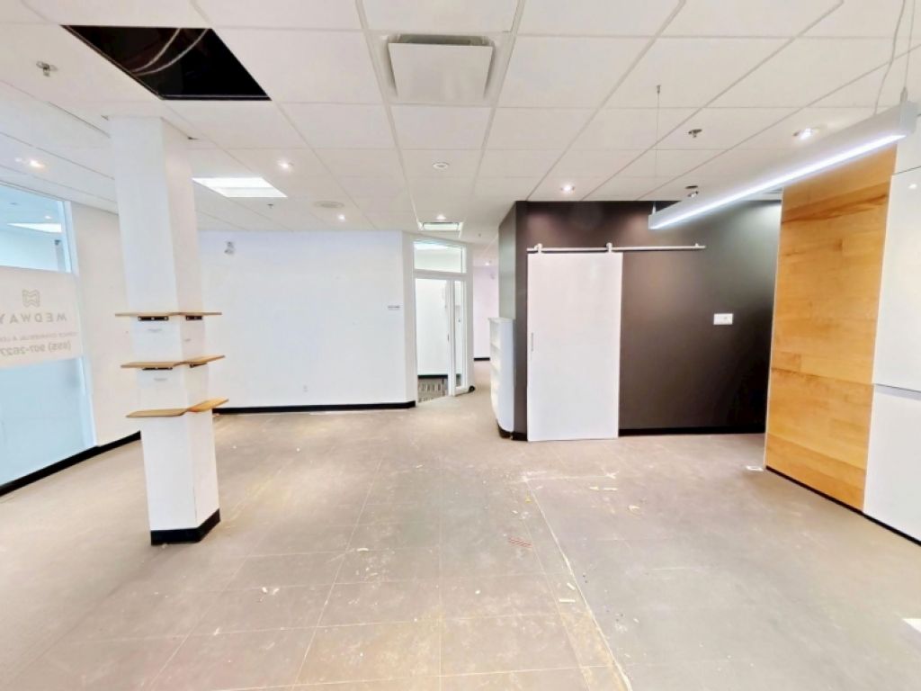 Local commercial � louer � Vanier� 303, boulevard Pierre-Bertrand, local 102