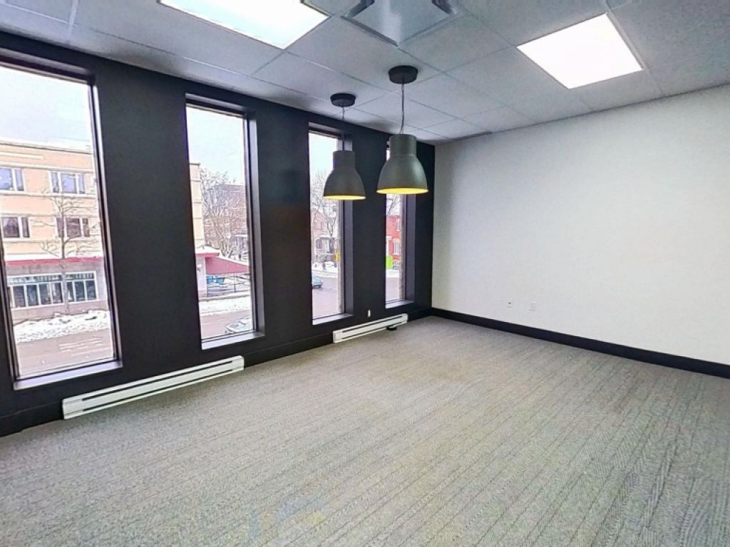 BUREAUX - 305 REN�-L�VESQUE OUEST