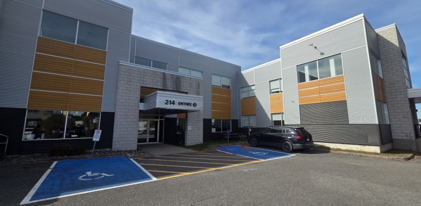 Espace de bureaux à louer  2 372 pi² au 214 Avenue Saint-Sacrement, Québec - À louer