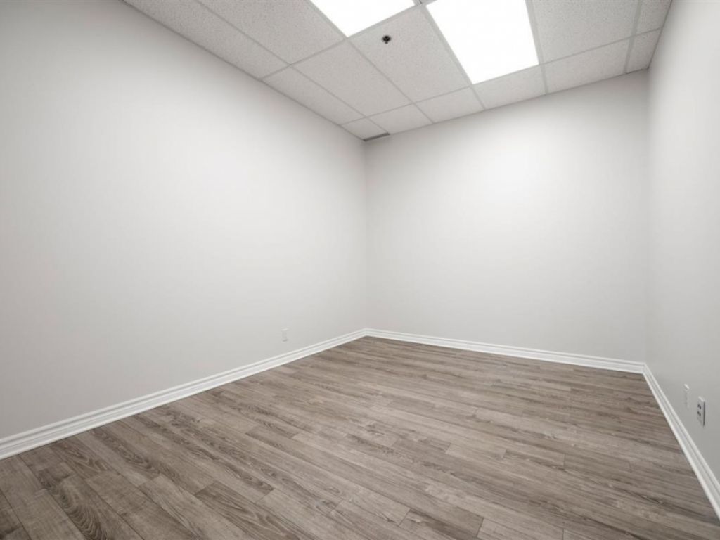 Office Space for Rent � 1500 Rue Bernard-Lefebvre, unit 100, Laval (Duvernay)