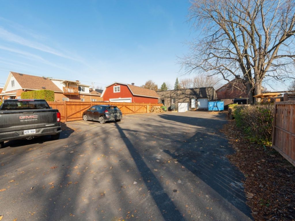 Warehouse for rent 1,400 sq.ft. La Prairie