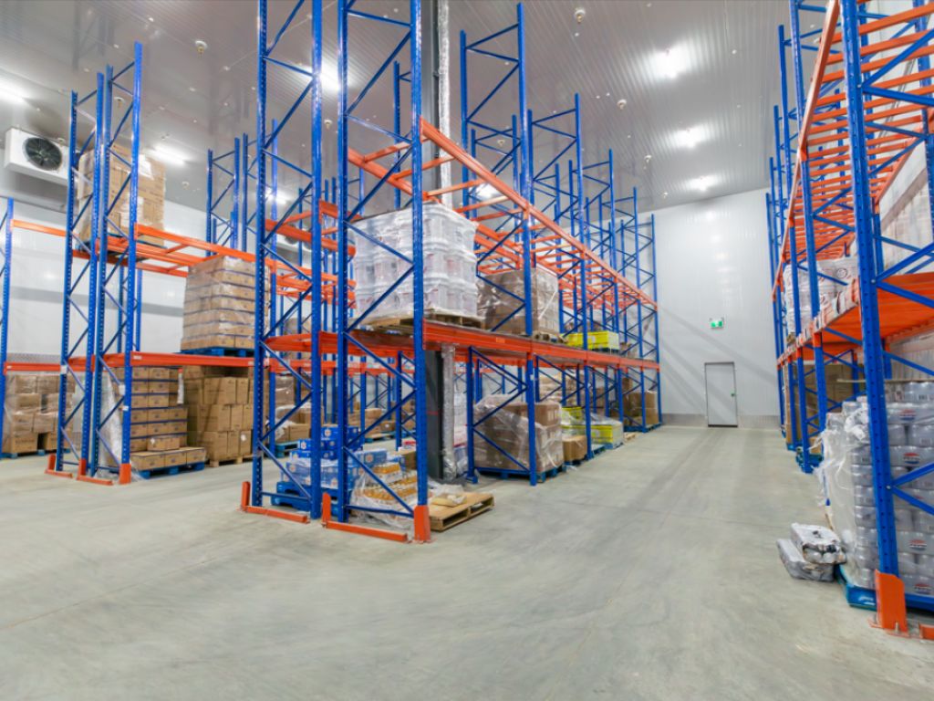 INDUSTRIAL WAREHOUSE FOR RENT, CANDIAC - 6,200 TO 55,934 ft2