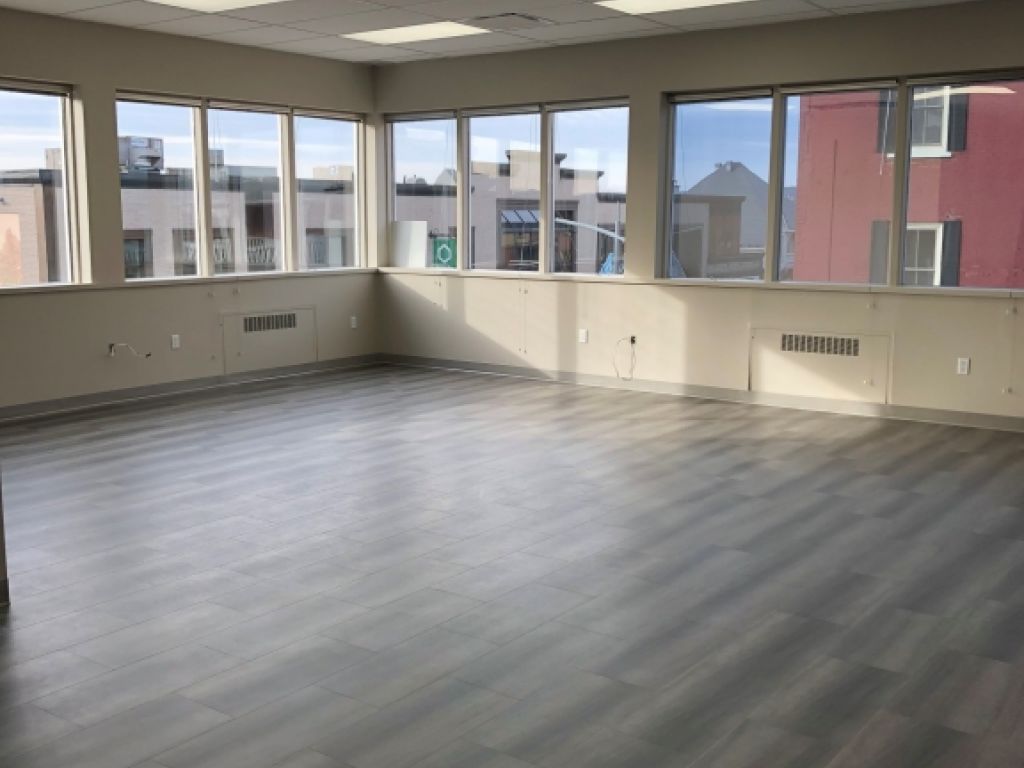 📢 Commercial Office for Sublease in Magog  1,060 sq. ft. | Parking Included | 🔥 Last 2 Months FREE! 🔥