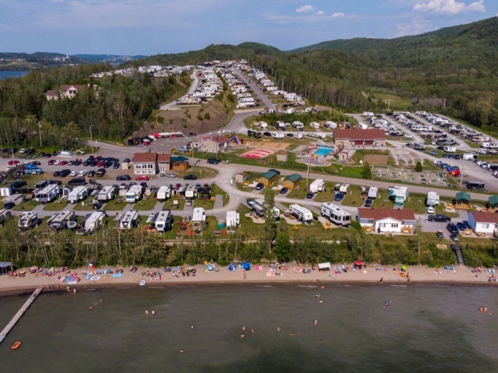Camping 5 �toiles � vendre au coeur du Bas St-Laurent