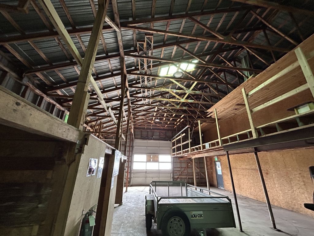 LOCAL  LOUER INDUSTRIEL - SAINT-ANSELME