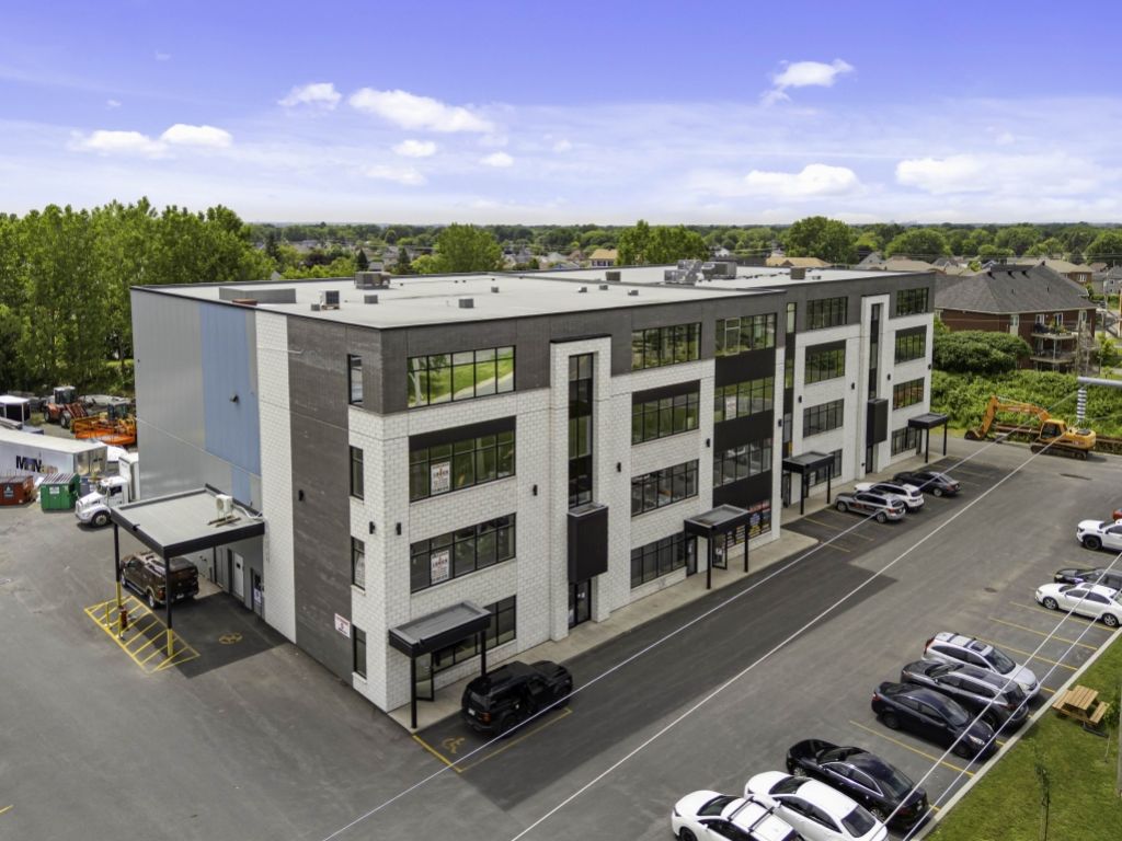 Office and Commercial Space � 1,000 to 16,000 sq. ft. in Chambly