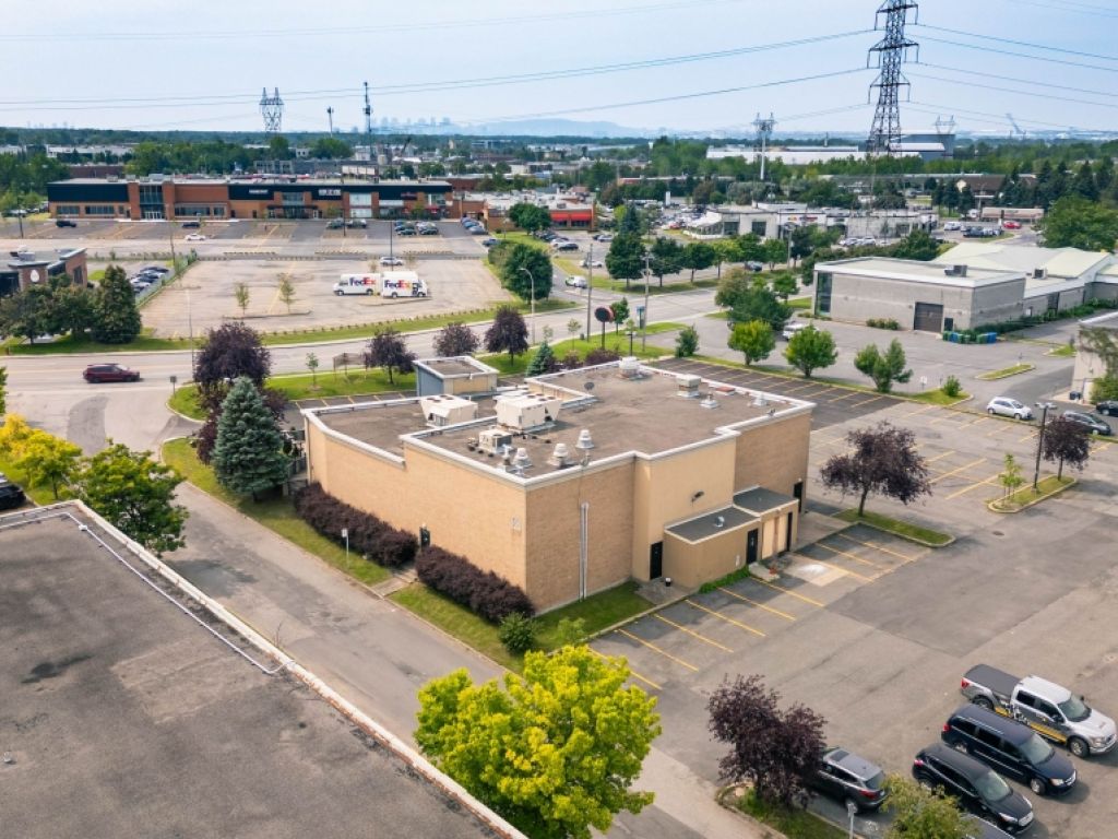 Office space for rent, 2,031 sq. ft. Boucherville.