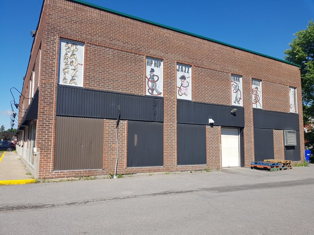 Commercial spaces in Chambly