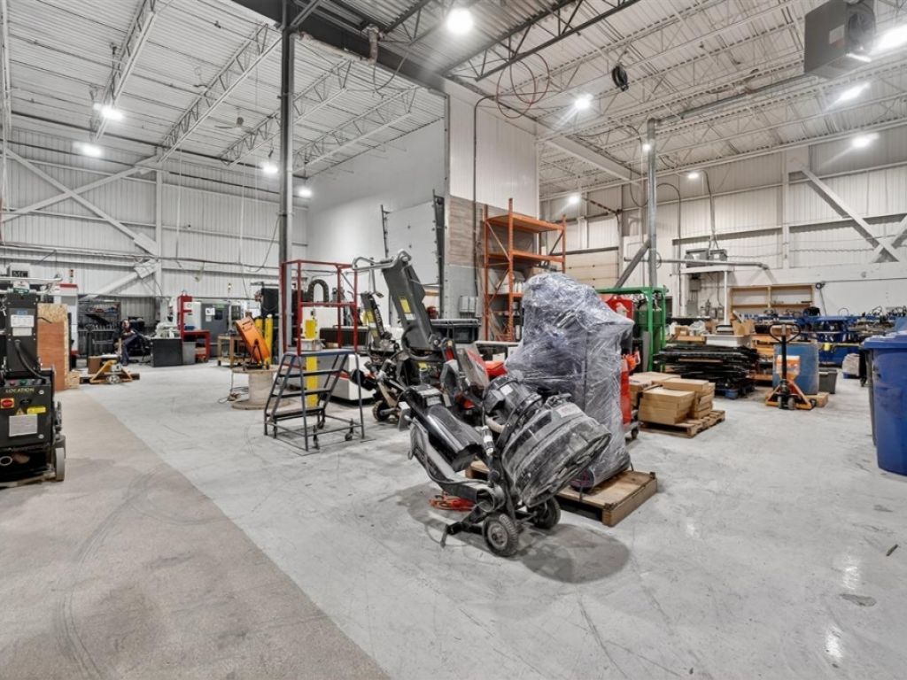Industrial condo for sale � $350/sq.ft.