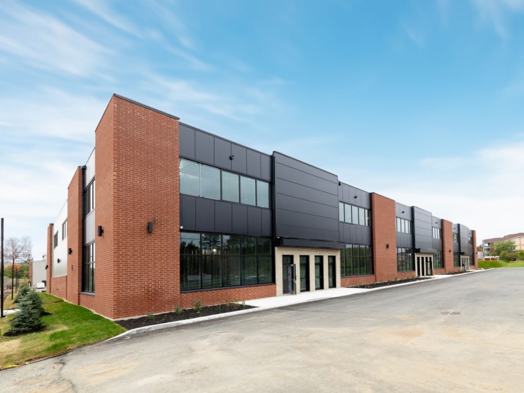 Commercial space for rent in Saint-Jrme - starting at 5,000 sq. ft.