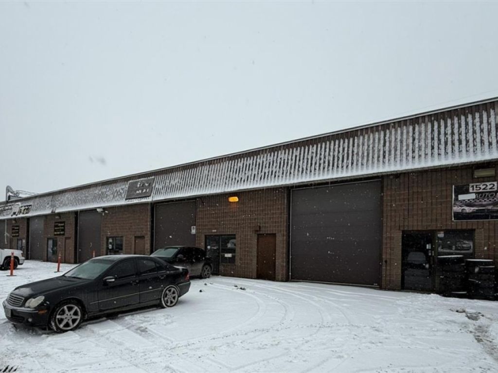 Industrial space for lease - 1520 Rue Berlier