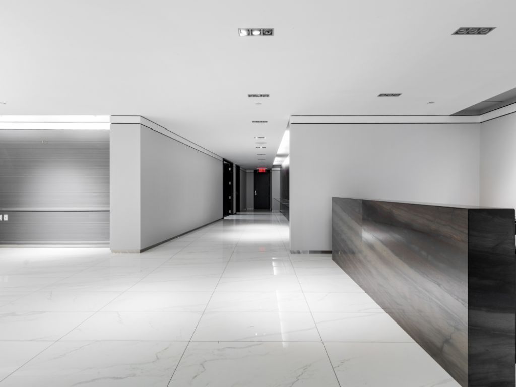 OFFICE TOWERS COURS MONT-ROYAL / SUITE 1100 PEEL