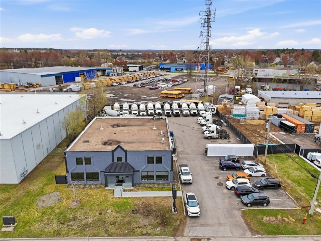 Industrial building for sale