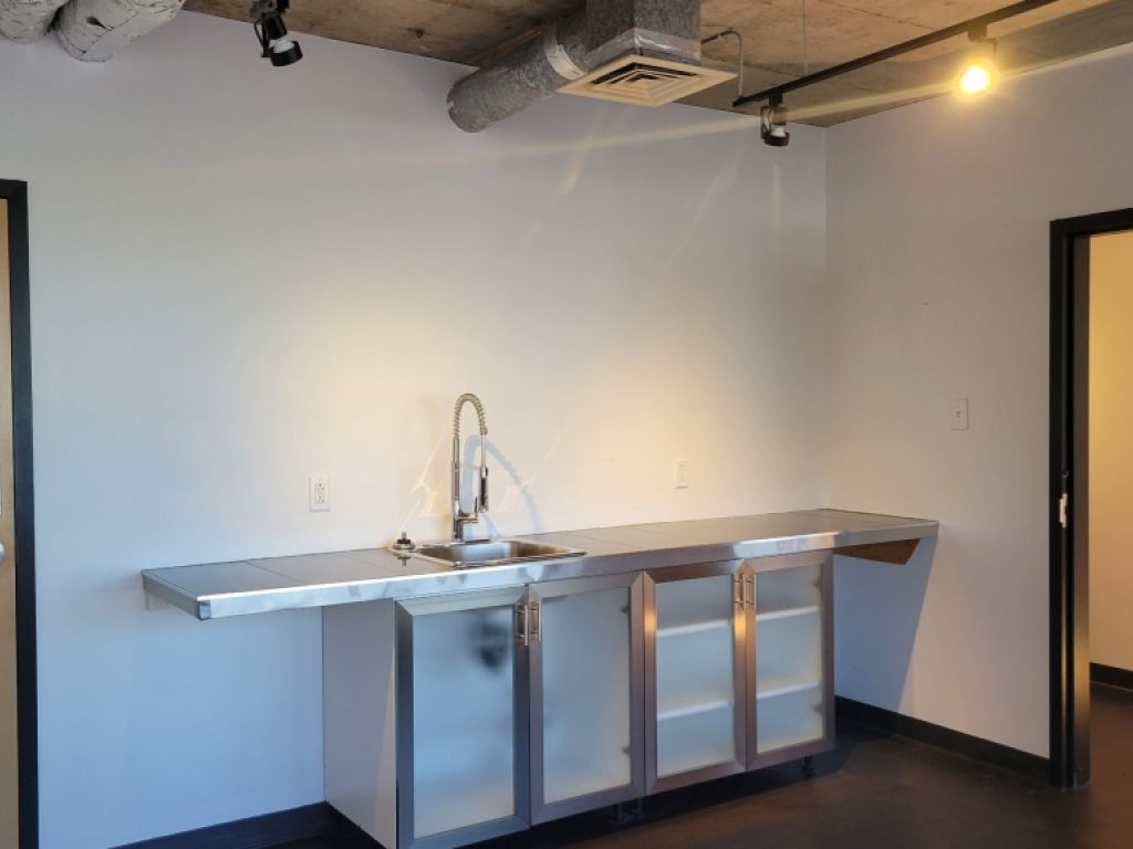 Local 304A - 917 Monseigneur-Grandin