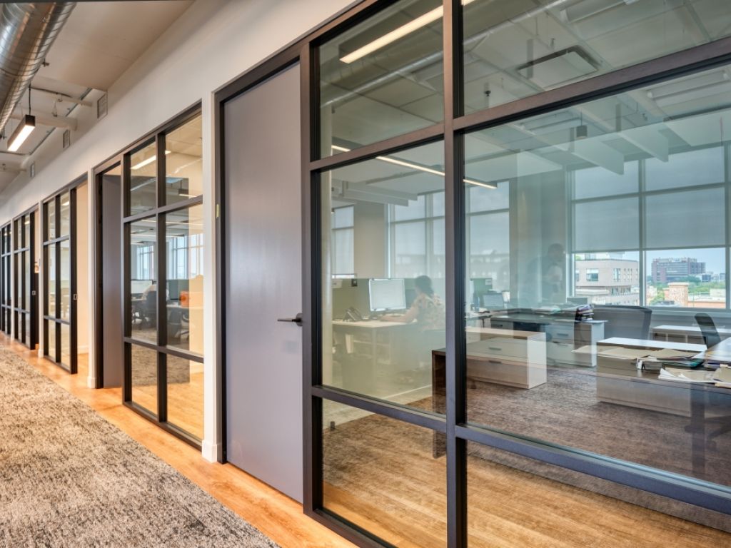 MILWORK-Espaces de bureau de haute qualit  louer au cur du Mile-Ex