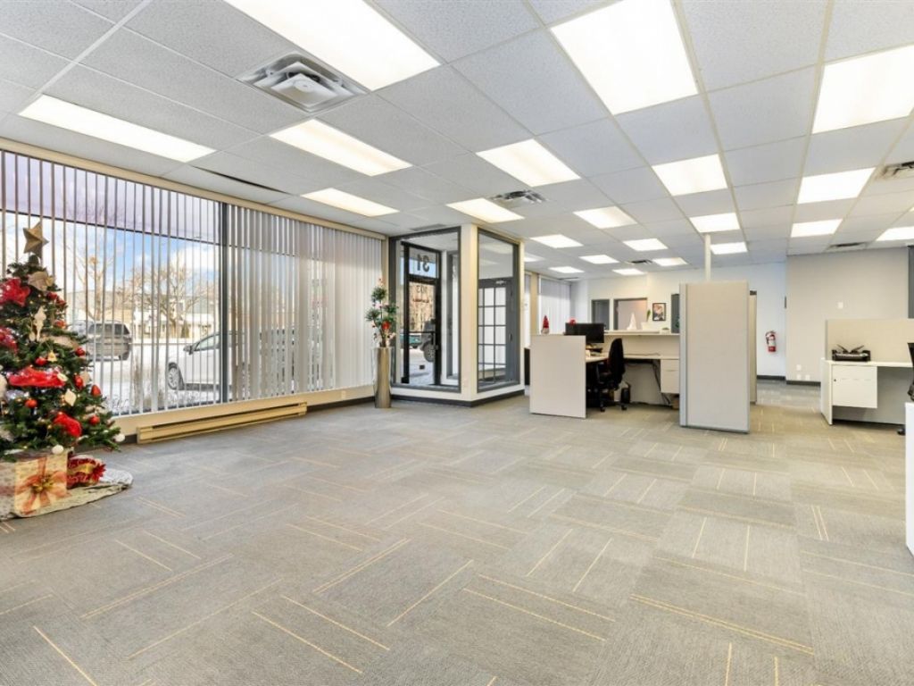 Office space for lease - 31 Boul. de la Seigneurie E., local 103