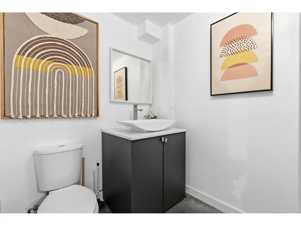 Bright professional commercial space on 2 stories in Plateau Mont-Royal