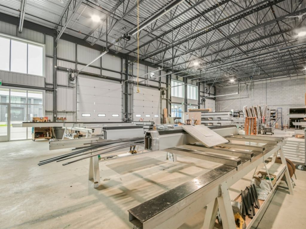 Industrial premises for rent
