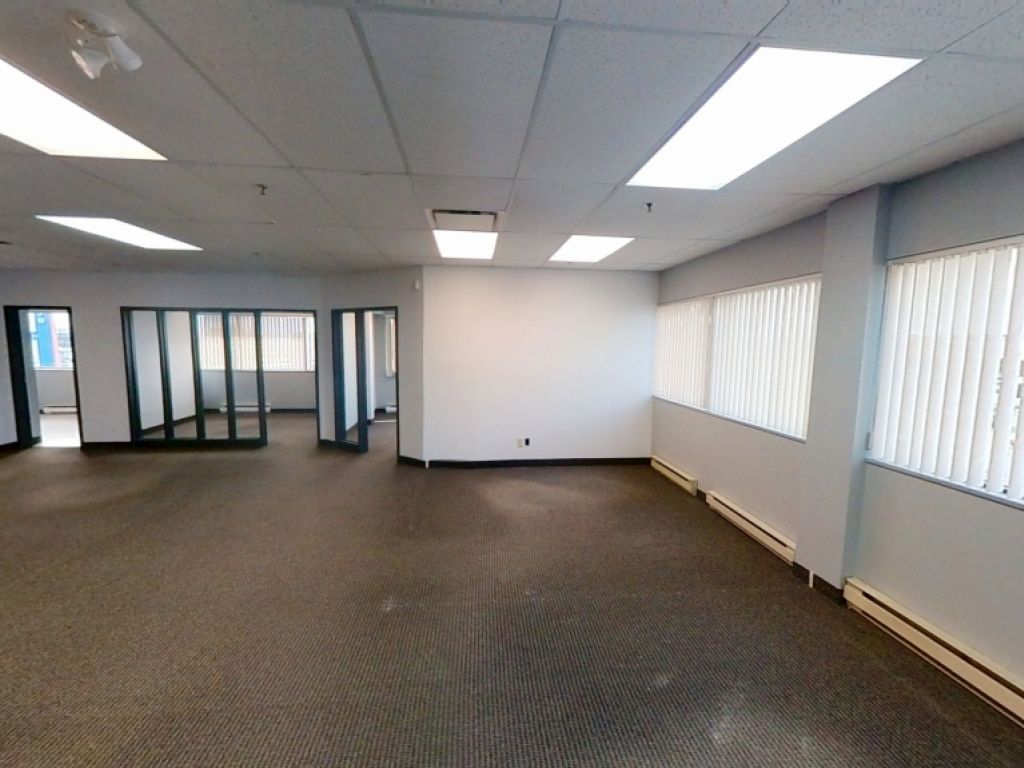 Bureau � louer � Lebourgneuf � Carrefour de la Capitale II, 670, rue Bouvier, local 200